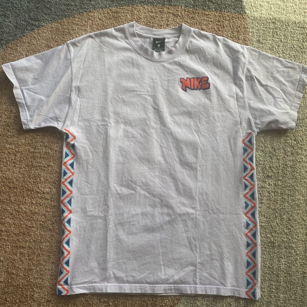 Nike City Exploration Purple Pepper Shirt - Picture 3 of 8